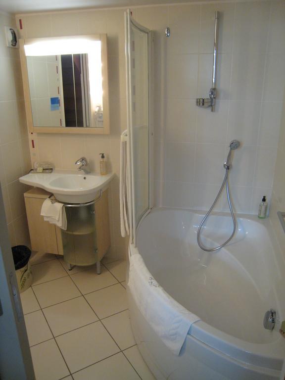 Hotel Le Manoir Aux Vaches Yvetot Luaran gambar